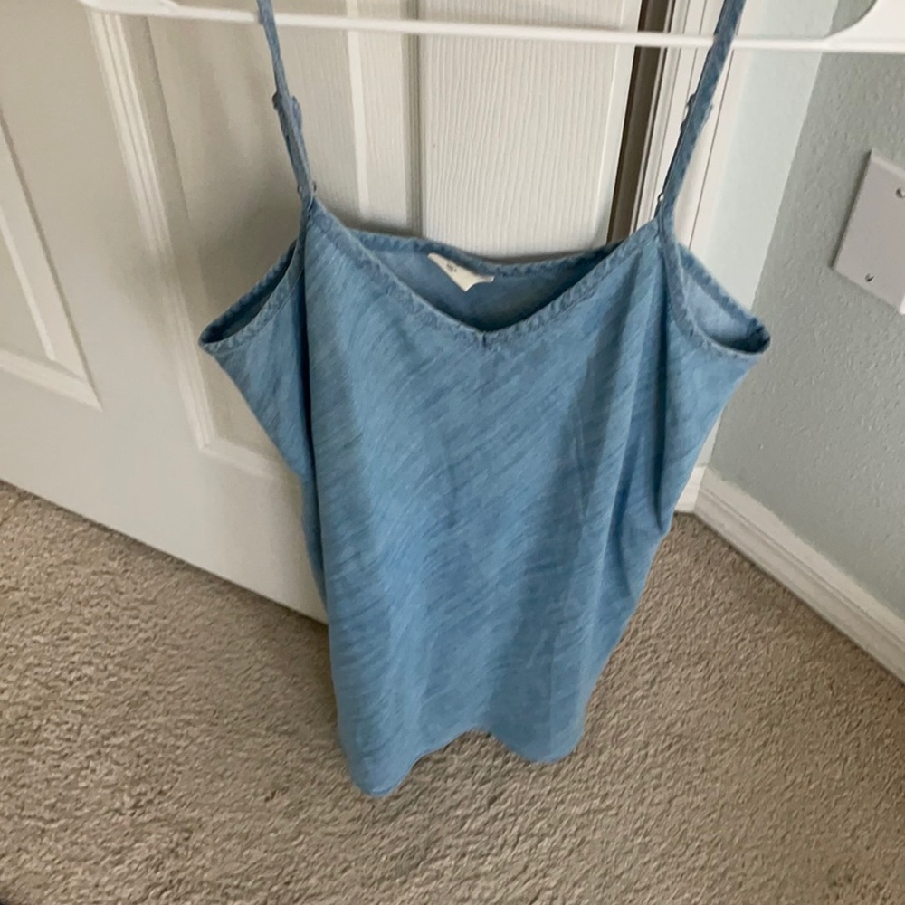 Gap 1969 top. Size Medium. Pre owned.